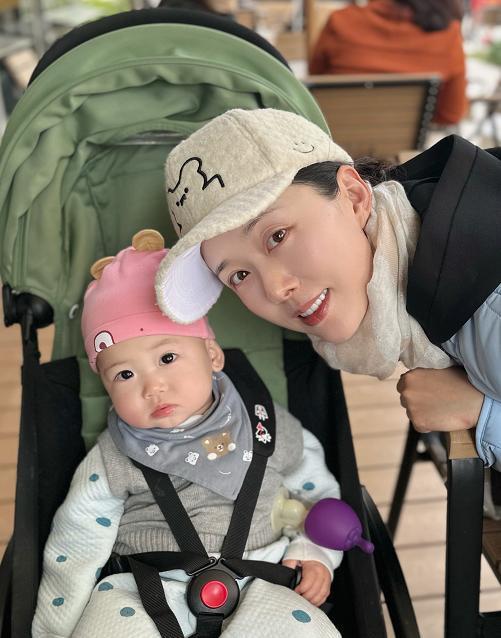 颜丹晨|颜丹晨：初为人母会育儿，小儿子还不到1周岁“就会拱手作揖啦”