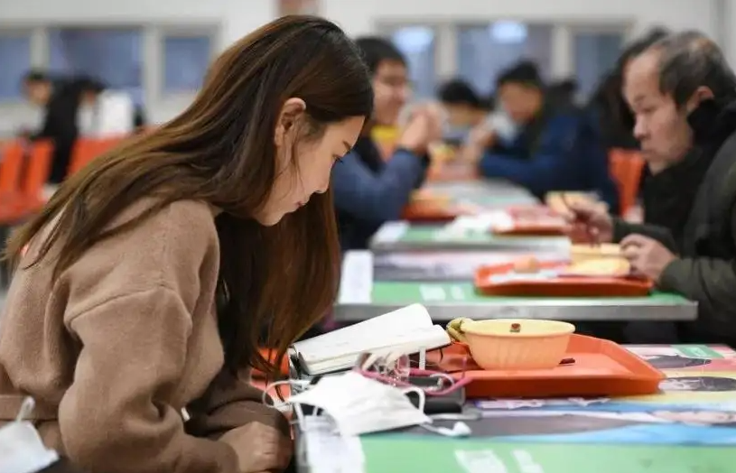 济南|储殷教授奉劝考研人,遇到这类情况还是别考了,赶快找工作吧