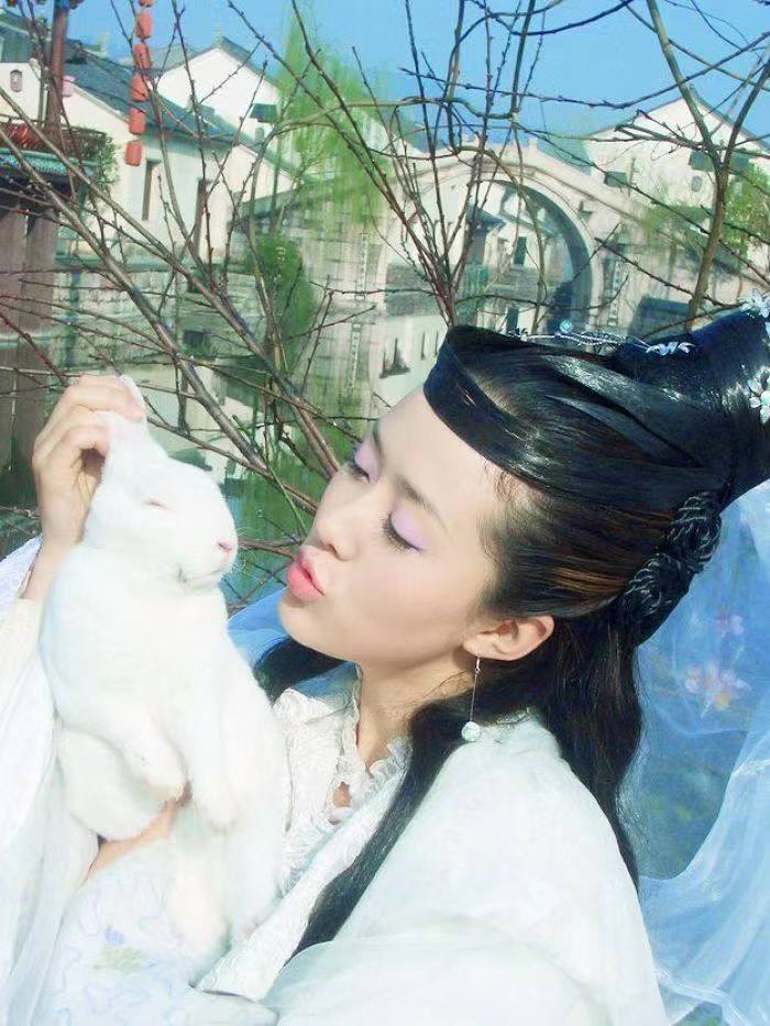 |细数几位当红女星的嫦娥扮相，最后一位，最美嫦娥简直当之无愧！