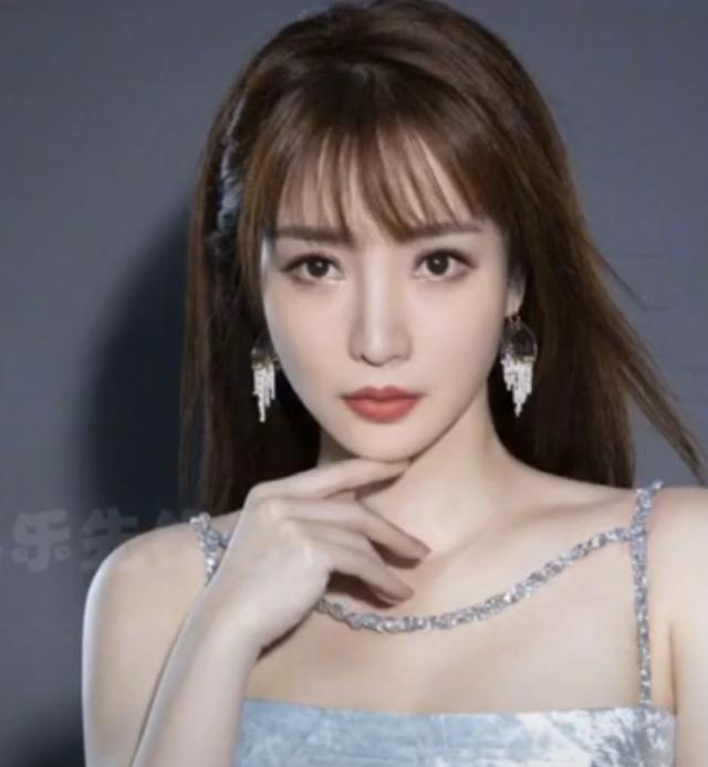 柳岩|为什么娱乐圈这么大,偏偏容不下一个柳岩?