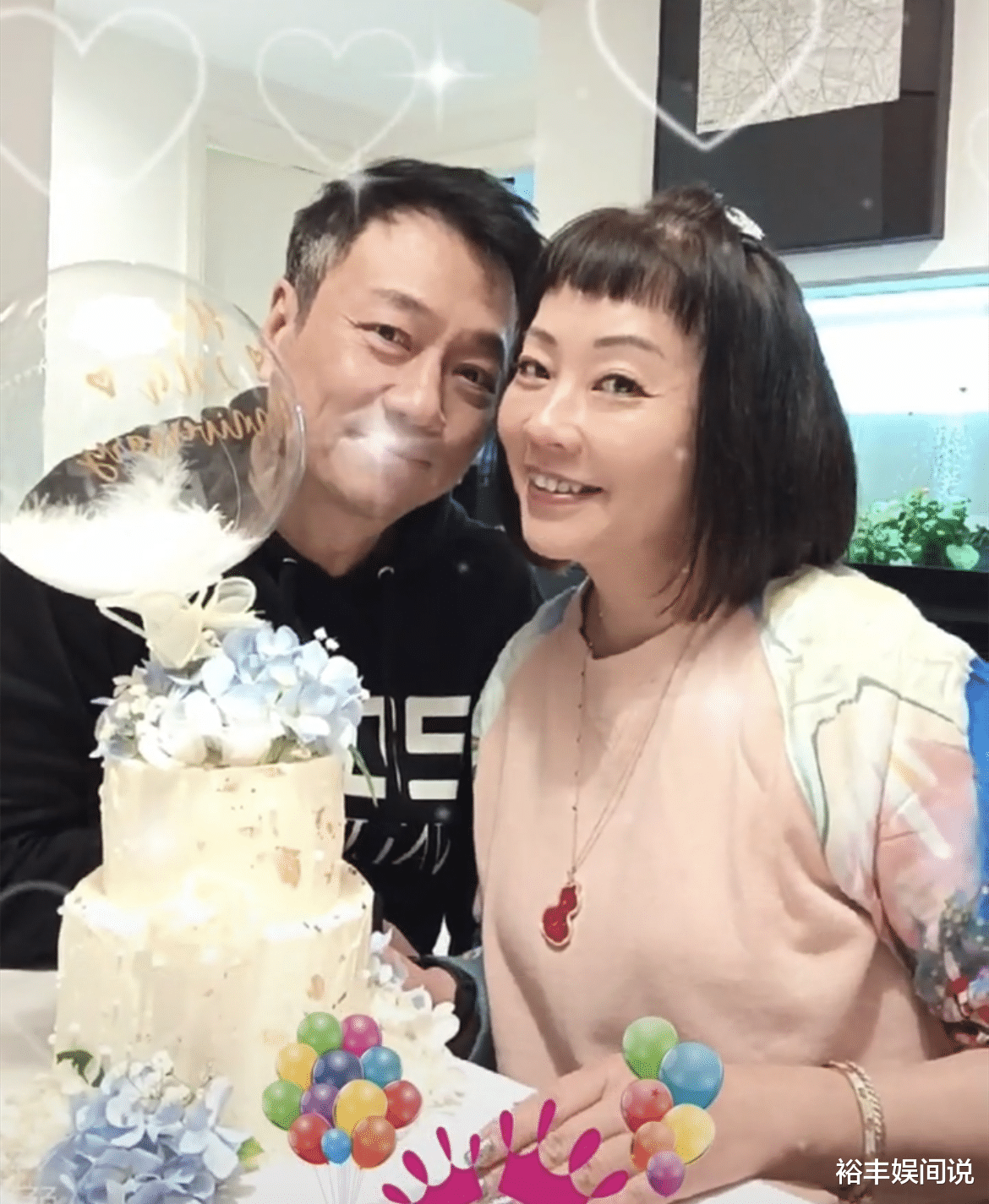 黎耀祥|黎耀祥与妻子庆结婚25年，夫妻携手切蛋糕，获甜蜜表白：感恩有你