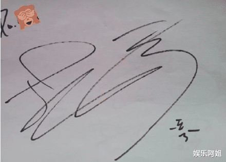 孔刘|孔刘李栋旭同出海钓鱼被偶遇？这画风朴素接地气，男神秒变大叔