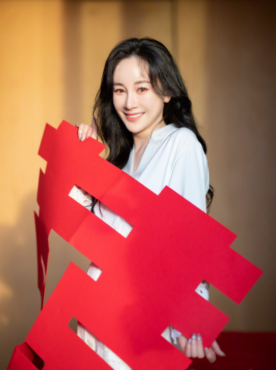 张檬|?张檬透露婚礼无接亲环节,但终生难忘,蔡少芬成唯一送祝福明星!