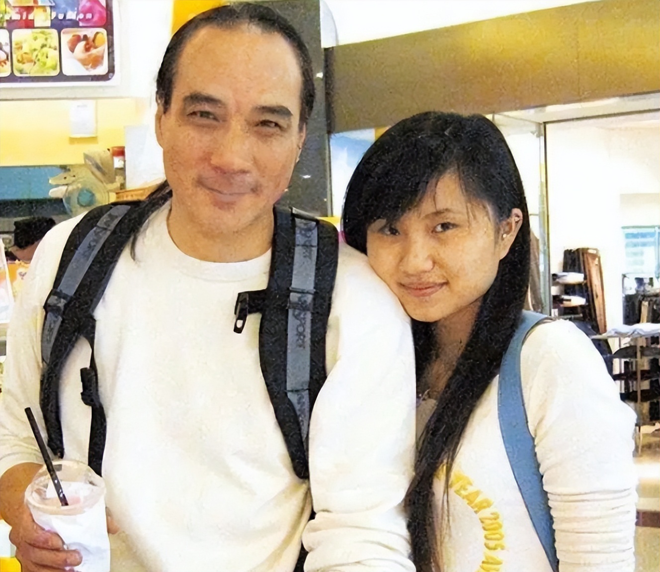 徐少强|徐少强：5个孩子3个妈，3婚娶小30岁娇妻，被称浪子的我很委屈