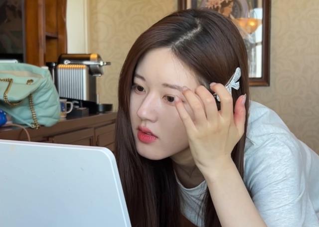 赵露思|卓伟回应赵露思网传恋情，黑粉登报道歉信曝光，赔偿精神抚慰金！