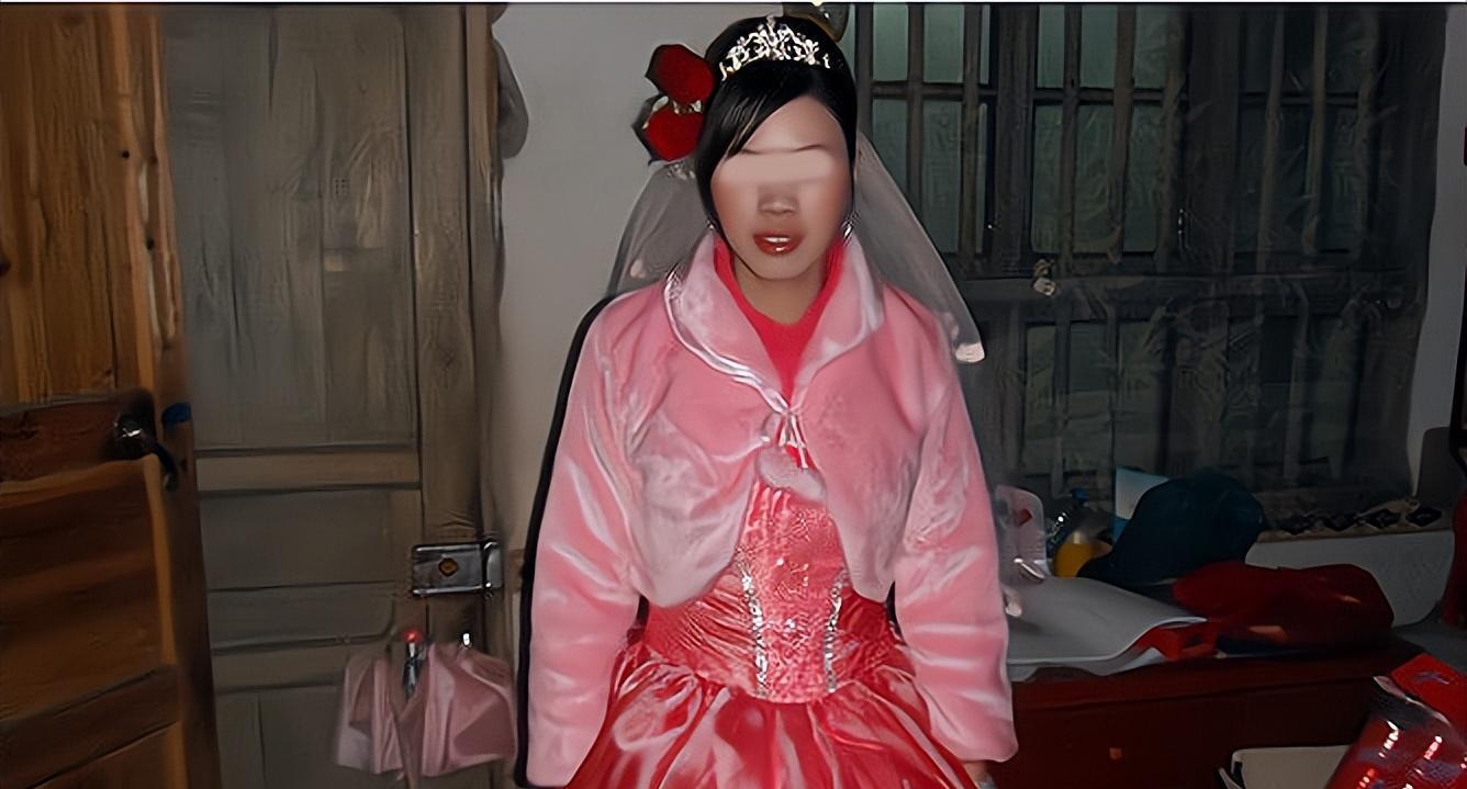 19岁女孩收3万彩礼嫁穷小伙,娘家包车参加婚宴,有人想当场悔婚