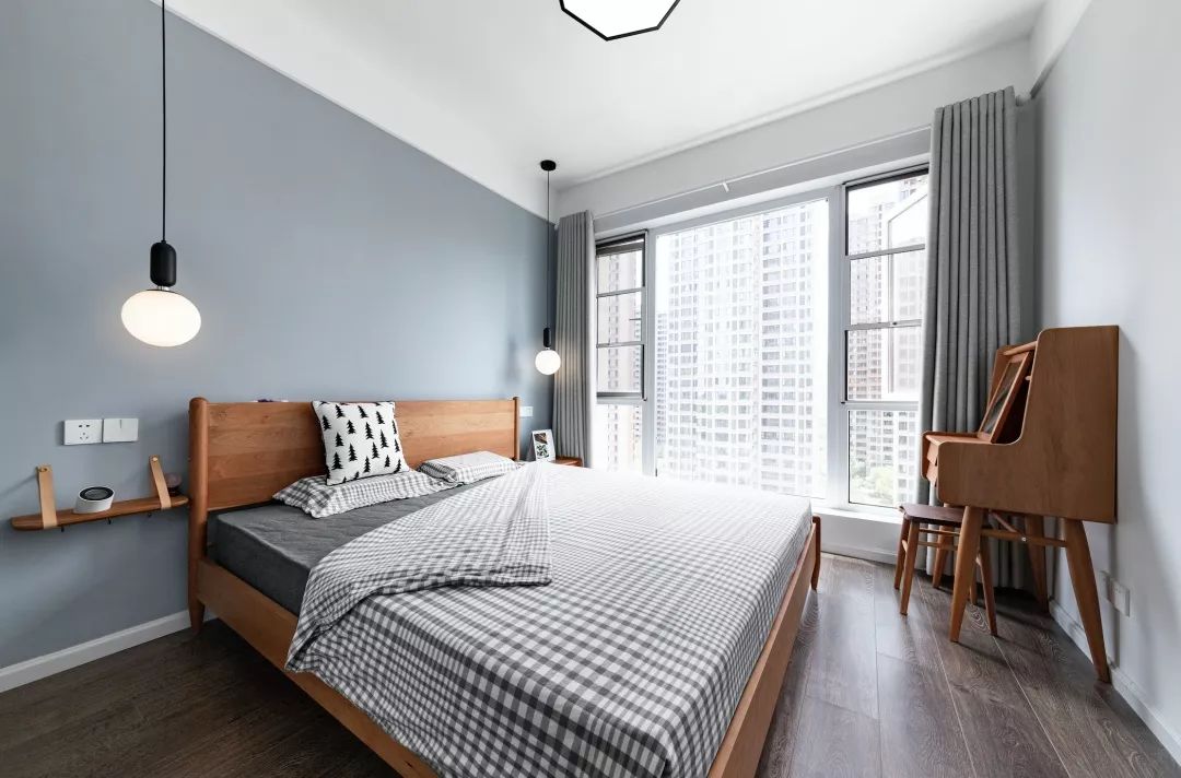 87㎡通透三居室,阳台“S型”半墙隔断,空间翻倍