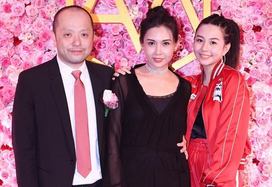 邱淑贞|星二代美成妈妈翻版,沈月颜值美如仙女,网友:邱淑贞基因太偏心