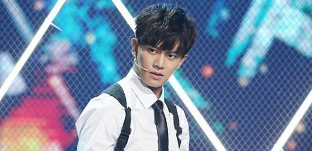 春晚|任嘉伦现身春晚彩排,国超就是这么秀!