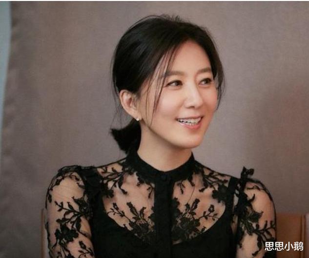 金喜爱|金喜爱:与相恋3月富豪闪婚,47岁搭档刘亚仁翻红,如今怎样了?