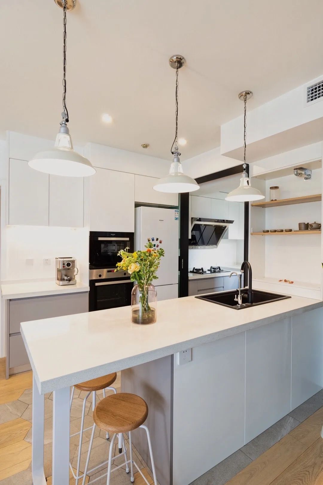 65㎡简约风小户型,大气又宽敞,奇葩户型都能装成这样,我酸了!