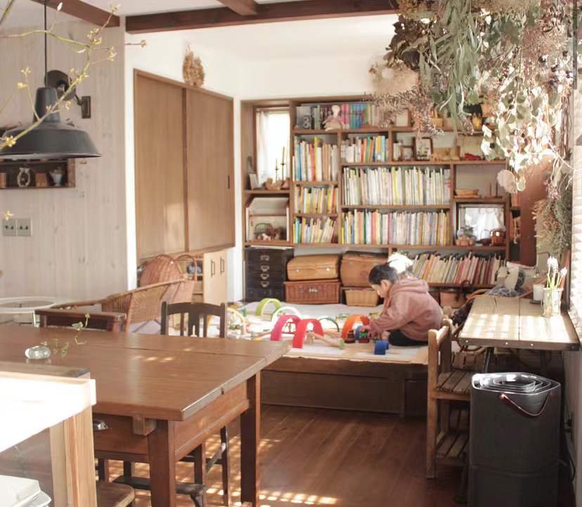 日本主妇带两个孩子回乡下生活，打造自然原木之家，活成无数人羡慕的样子