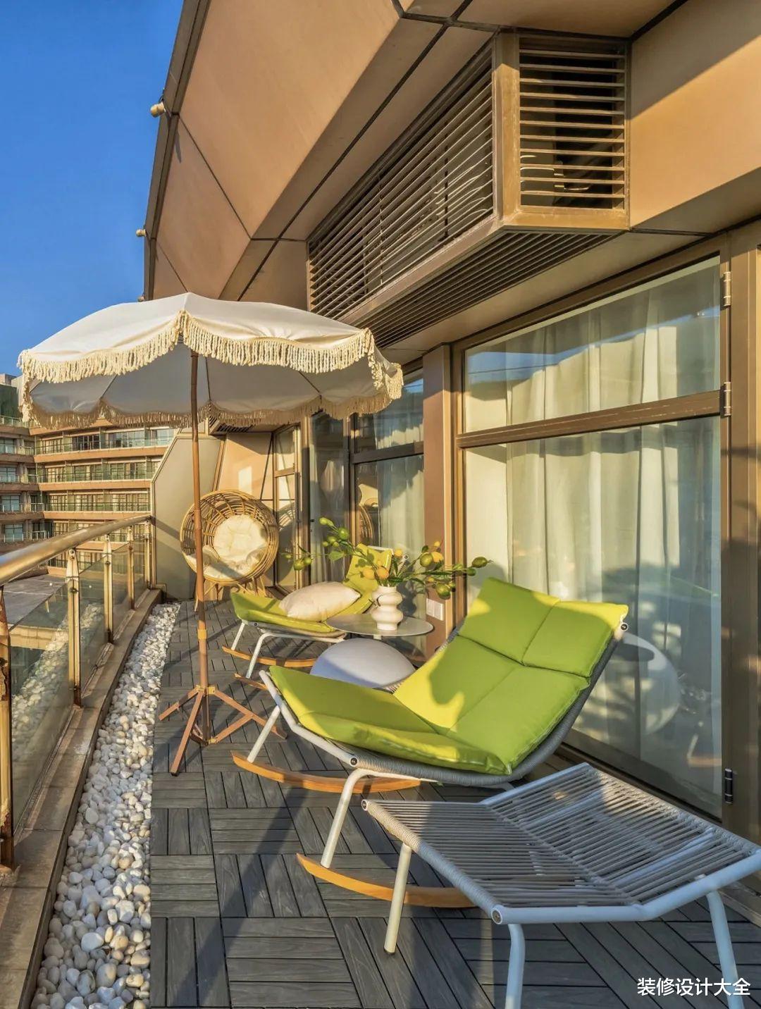 阳台只能洗衣晾晒？聪明的业主都这样做，学会不吃亏！