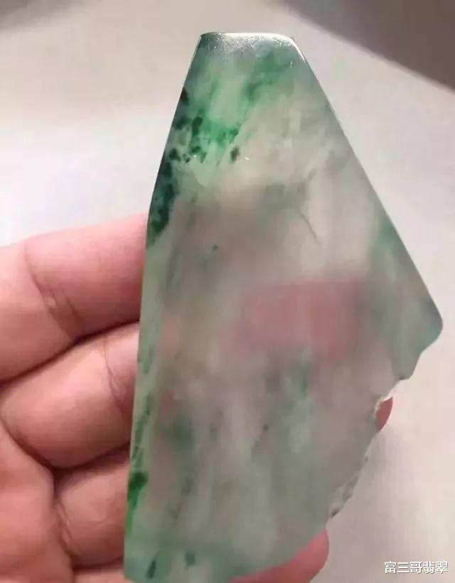 观天下|玉赏 ▏随形巧雕《观天下》