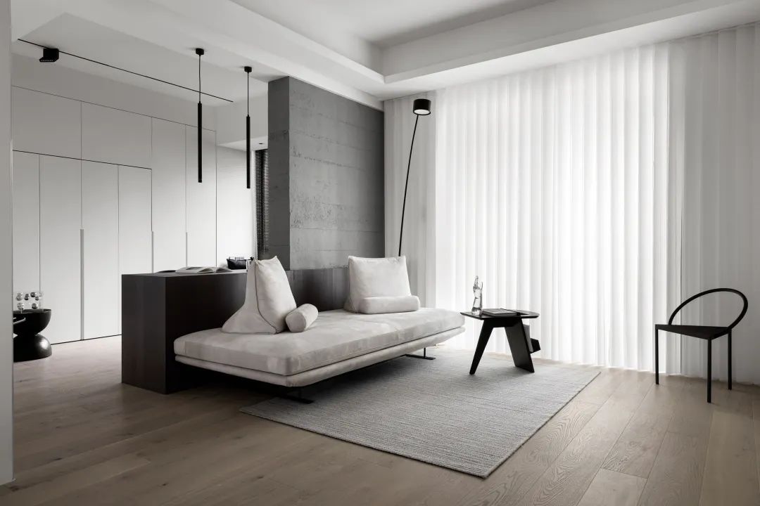 杭州117㎡小四居装修成黑白极简风,入住后全家都喜欢