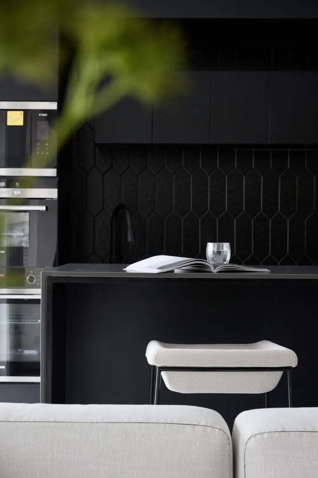 黑白灰极简，打造诗意美学空间