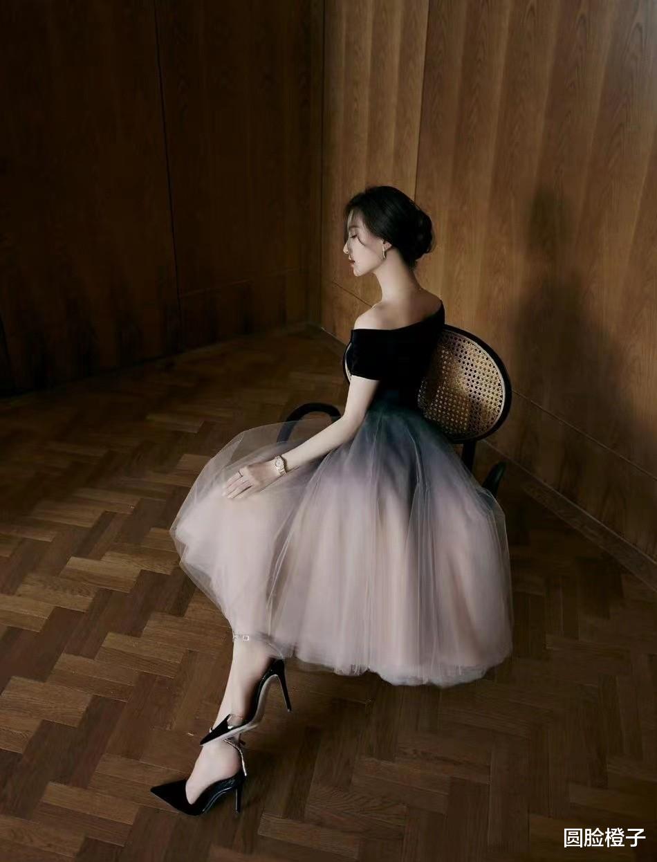 刘诗诗|刘诗诗的天鹅颈名不虚传，一字领上衣配芭蕾裙，美得让人挪不开眼
