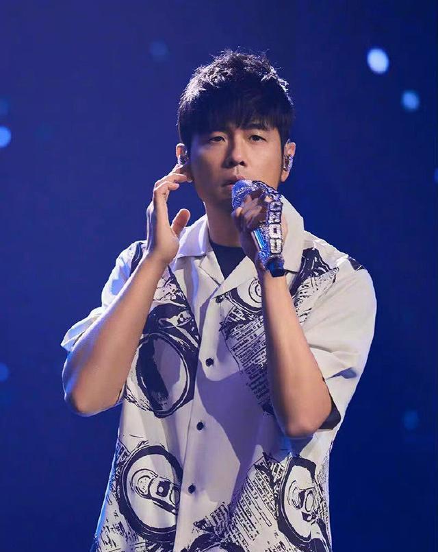 演唱会|三场线上演唱会对比：周杰伦人气最高，刘德华歌最多，鹿晗热搜多