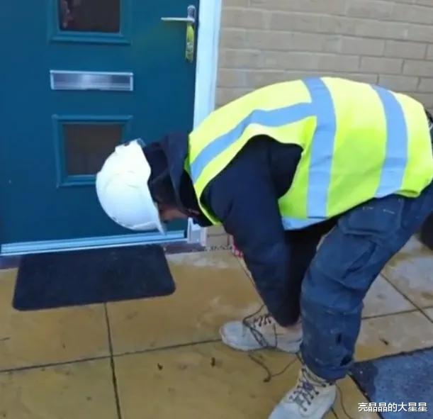 教师|?悲凉！香港教师弃70万年薪 带孕妻移民英国 求职失败当搬运工养家