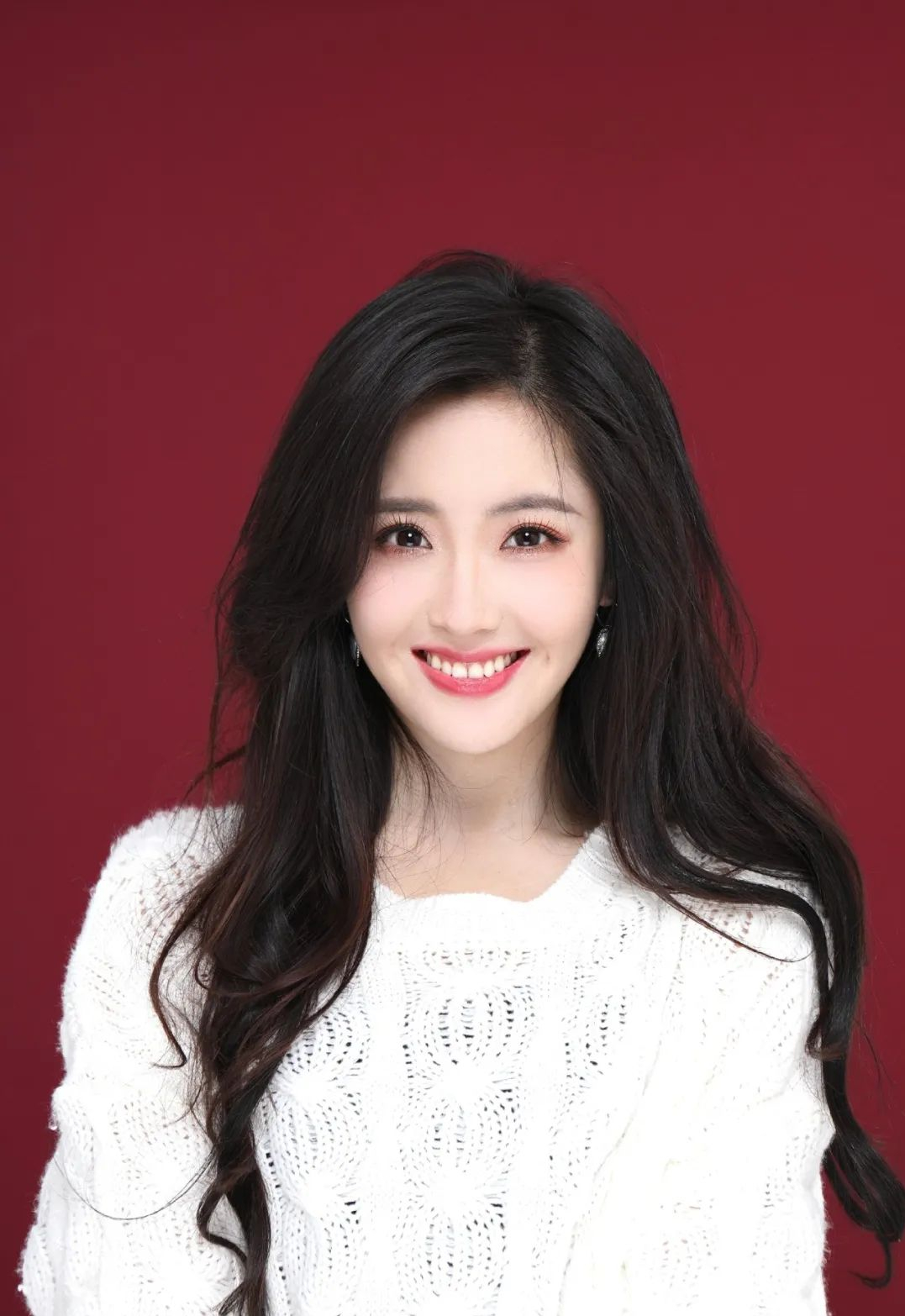 王艺瑾|王艺瑾，笑容甜美可人的“甜美系”女神！