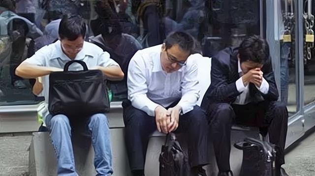 年会|2023年会比今年更艰难?老百姓将面临6大现实问题,早了解早准备