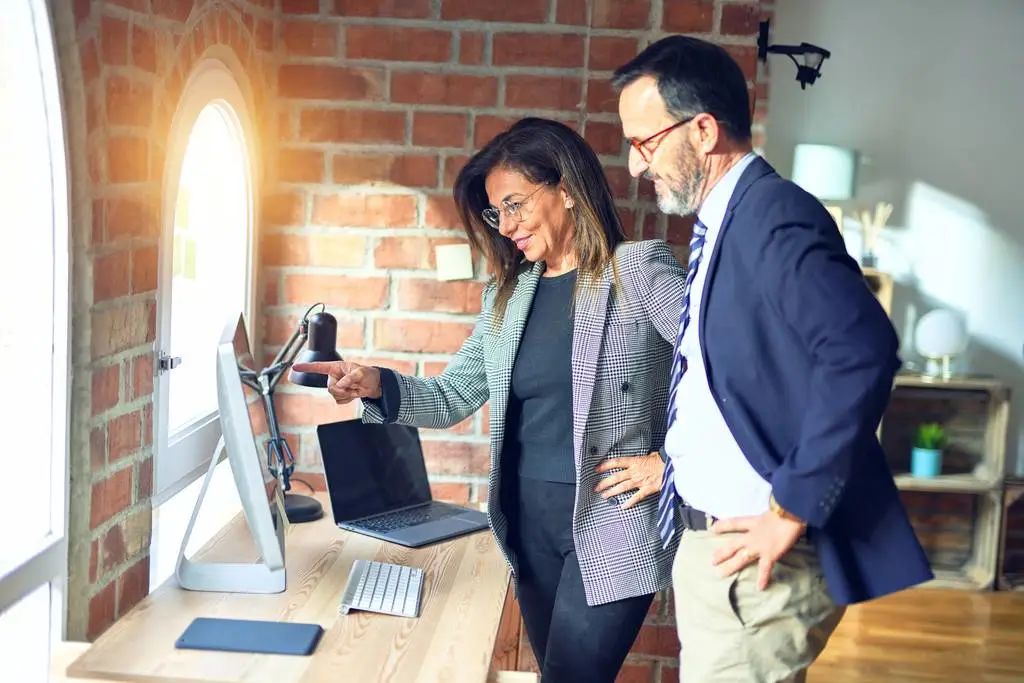 工人|上班够累了，可老婆34岁了还坚持在职考试，老婆的话让我无地自容