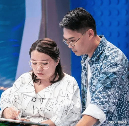 全程高能!她这么会玩,让百万网友“献出膝盖”