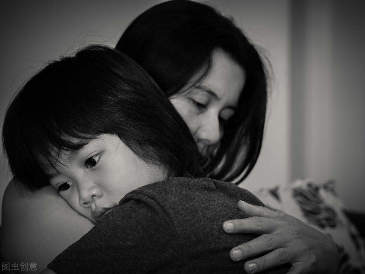 杨紫|杨紫：这样长大的孩子，眼里都是悲伤