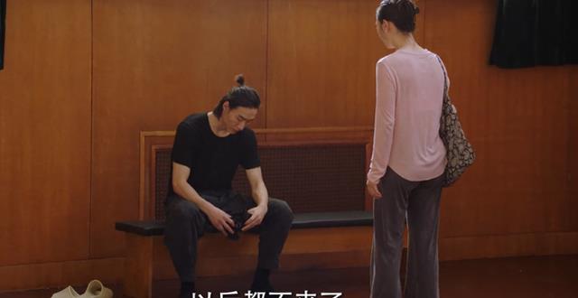 白百何|《我们这十年》白百何演技再出圈?新造型接地气,用匠心打磨专业