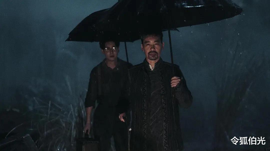 纸人回魂|2年近10部作品火出了圈?国产恐怖片,只差了一点点