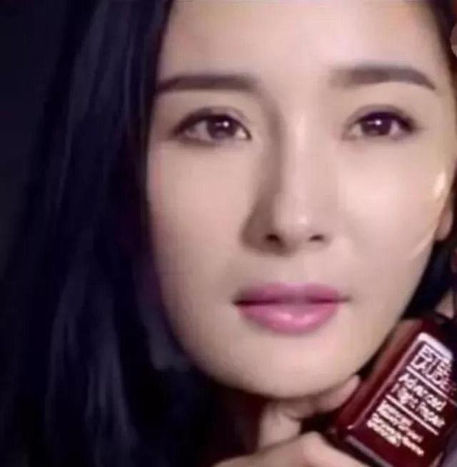 张艺谋|邢菲《你好神枪手》上演一秒卧蚕消失术！盘点被后期坑了的艺人们