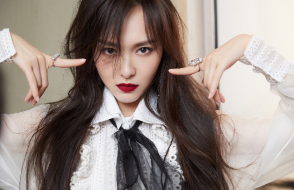 罗晋|传李一桐插足唐嫣婚姻？借罗晋打入对方阵营，两人姿势暧昧像情侣