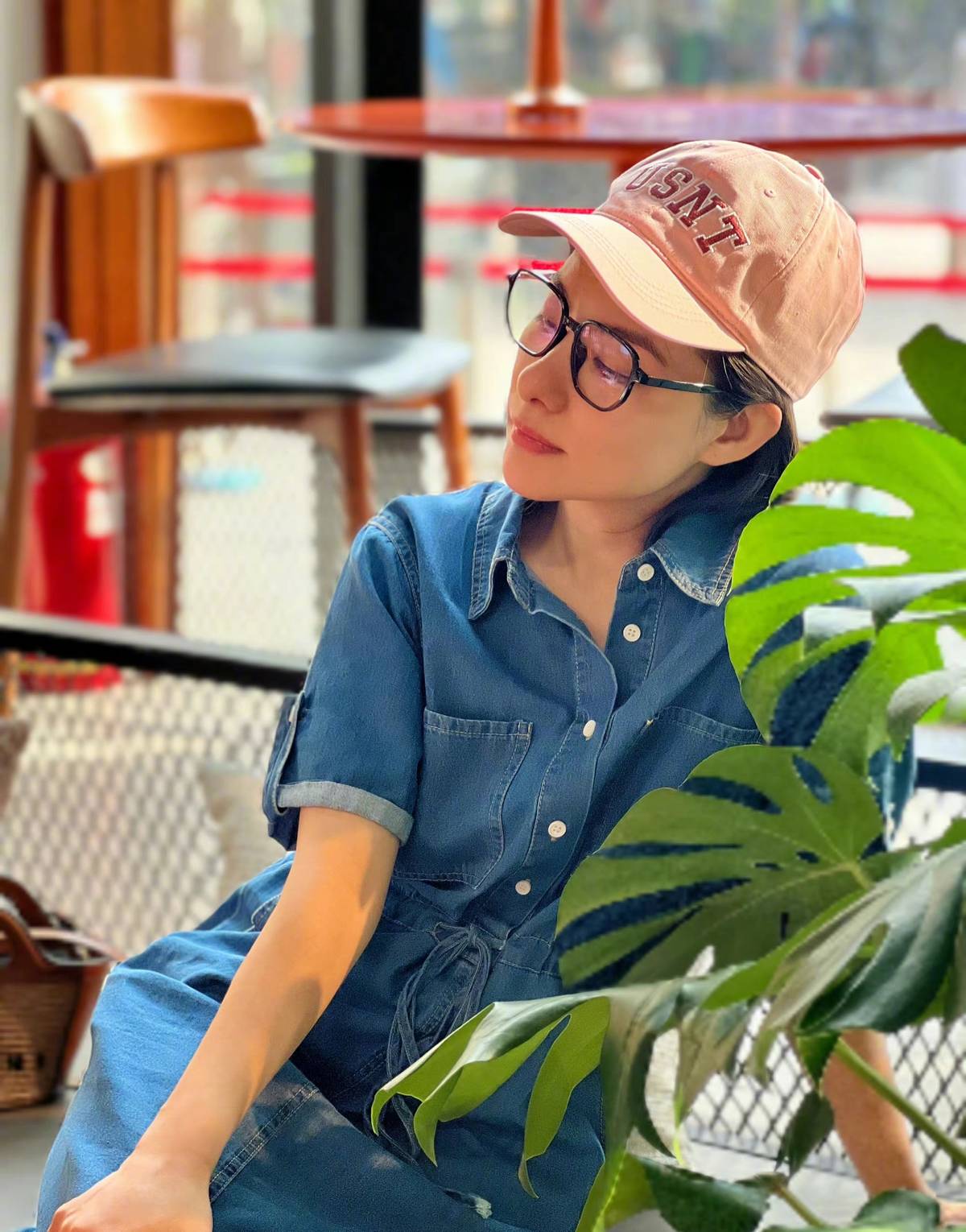 刘璇瘦了好多！1米的个子穿短裤，儿童身高却穿出惊艳比例