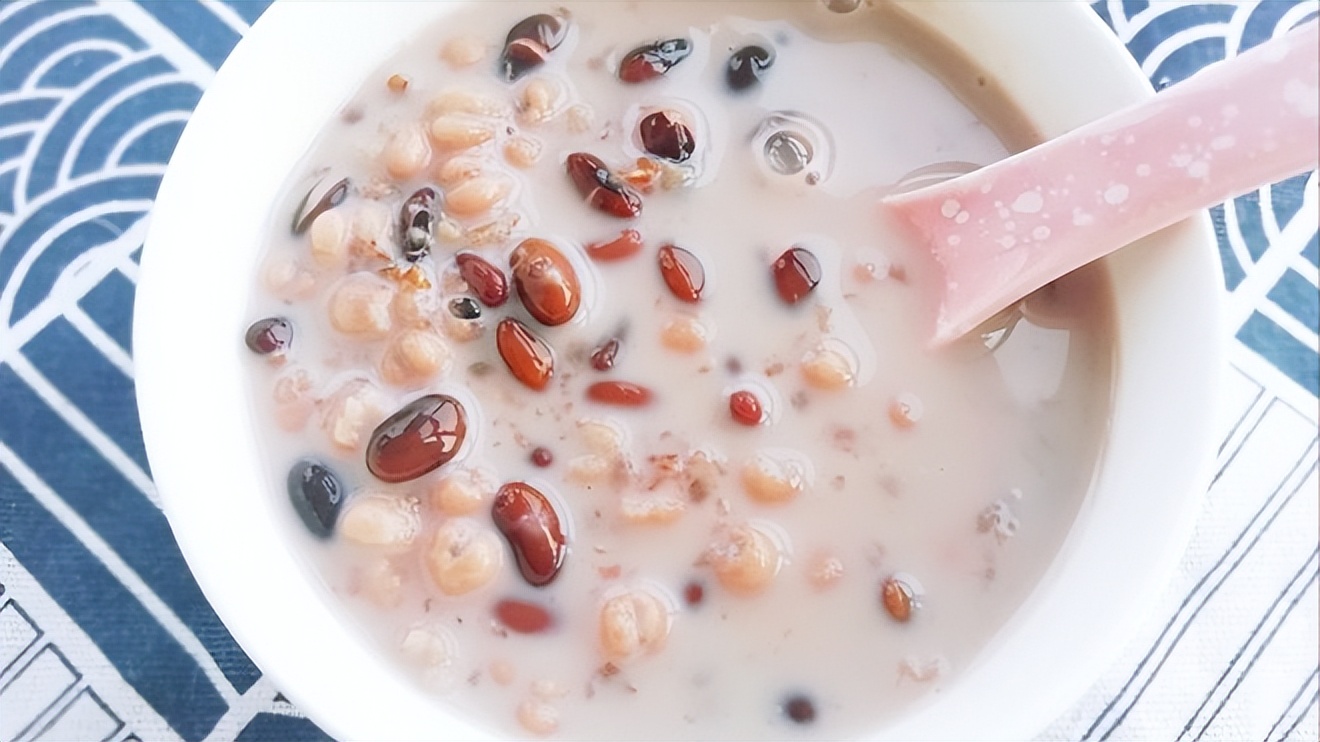 谷雨时节,记得吃“4白3黄2绿1红”,祛湿润燥,应季而食身体好