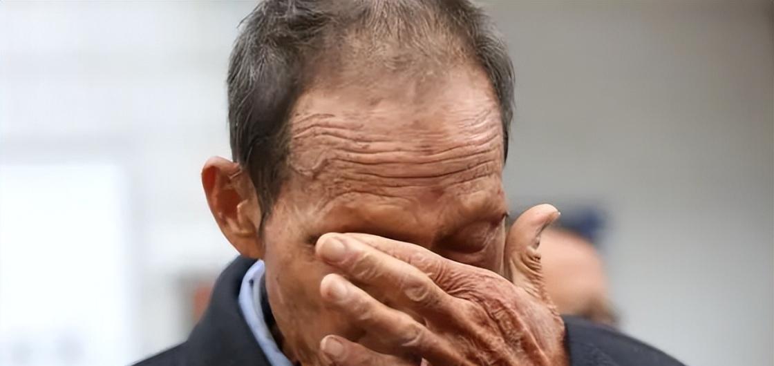 75岁老人去女儿家养老,被拒之门外,女婿怒道:你再来我就离婚!