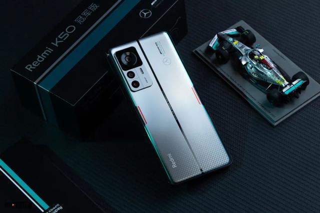 图赏：Redmi K50 至尊冠军版可能是今年最帅的小米手机