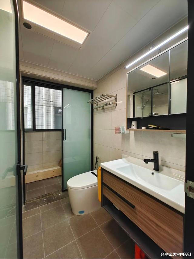 108平日式风格,全屋极简又实用,阳台设计多功能地台,太机智了