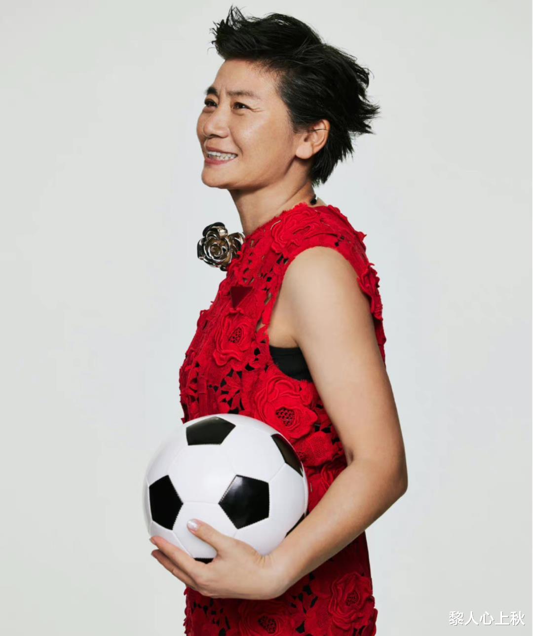 谷爱凌|明星红黑榜：走硬朗帅气风路线的谷爱凌，太过于养眼