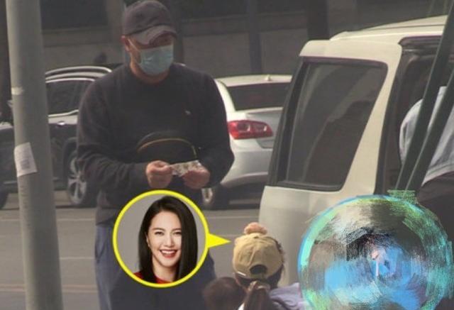 谭维维|谭维维升级当妈？一家四口外出显温馨，儿子女儿长相曝光引热议