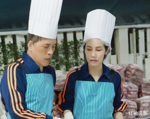 诗妮娜|37岁诗妮娜成功翻身，巨型复出海报高悬广场，王后结婚照被撤下