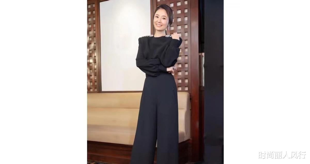 锦衣之下2|林心如开新剧发布会！全员首次公开亮相，她穿黑色礼服暴瘦回归