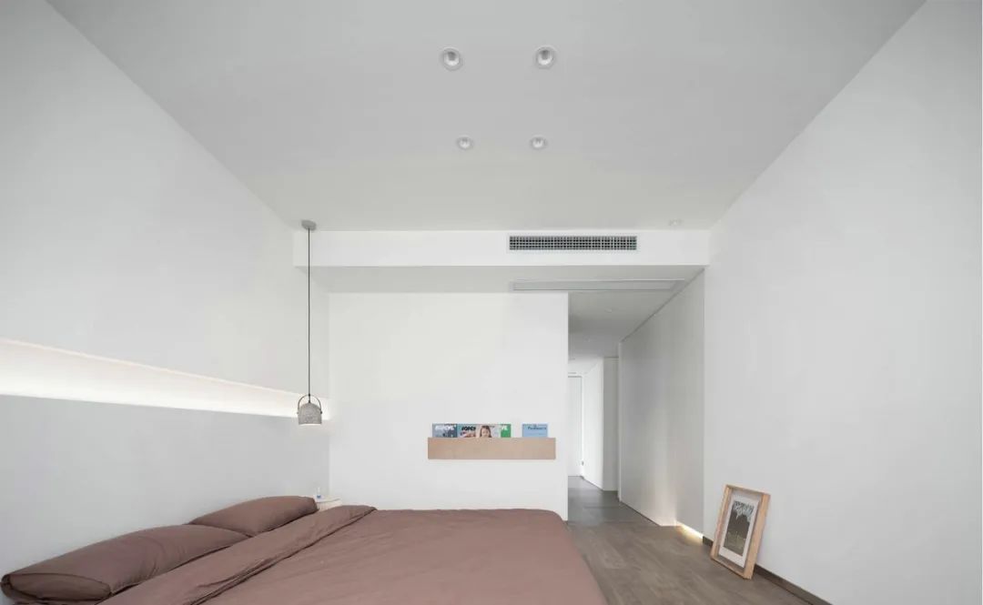 眼前一亮！从单调到质感的黑白配，这个90后的家百看不厌