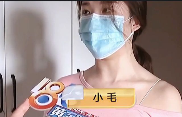 女孩因太漂亮,空调坏了师傅上门一个月没修好,是来修空调的吗?