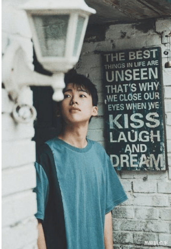 帅哥 有效减肥VS无效减肥：肖战瘦下来颜值逆天，罗云熙却瘦脱了相