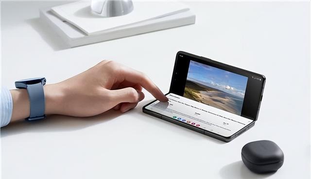 三星|小米稳了！三星GalaxyZFold4发布，12999元起售！