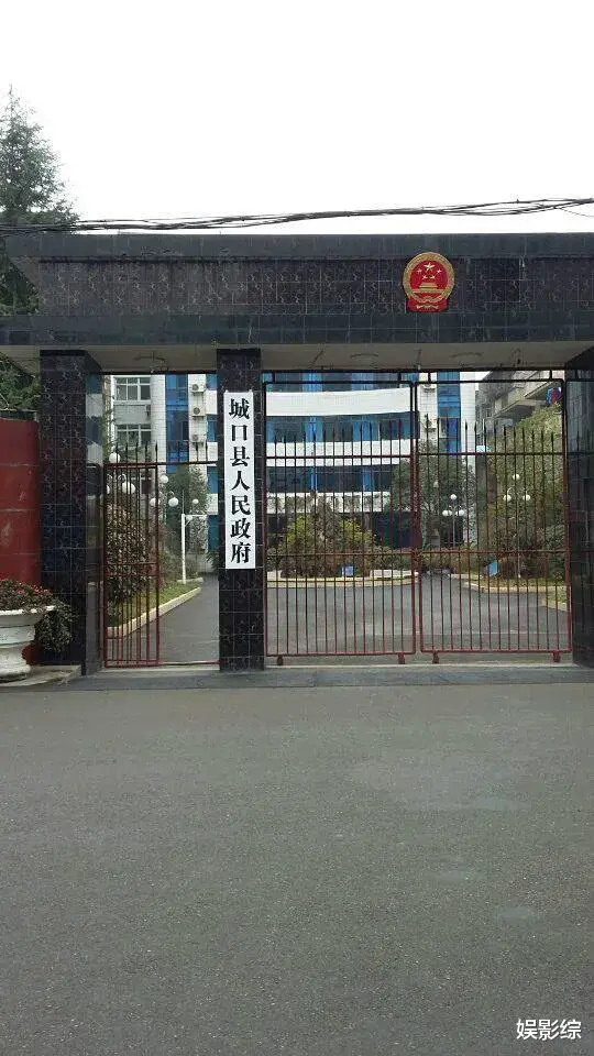 县委大院|《县委大院》梅晓歌的节俭与现实不符,剧情错漏百出,较真精神呢