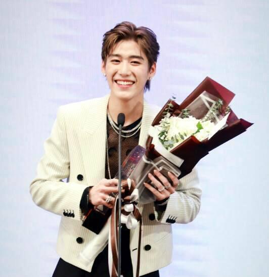 情侣|直击第18届泰国KCLAwards颁奖典礼：三对泰剧情侣档CP现场人气PK