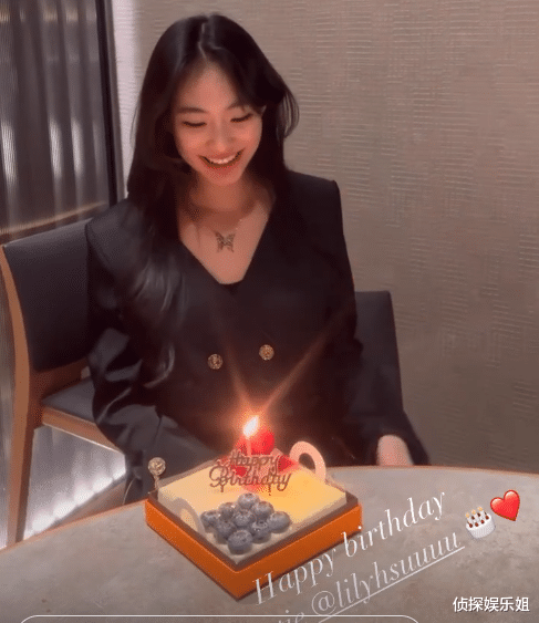 小S|小S二女儿不受网暴影响，晒一家三口合影庆生，力证父母感情如初