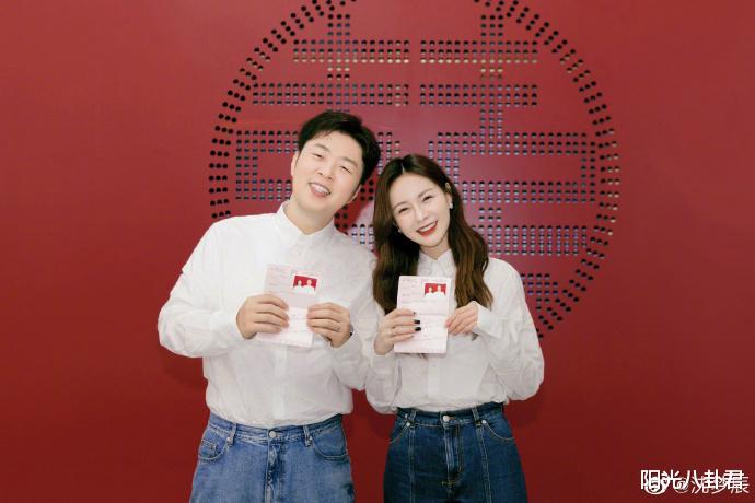 杜海涛|杜海涛沈梦辰官宣结婚,李维嘉戚薇等好友送祝福,孟佳激动大喊