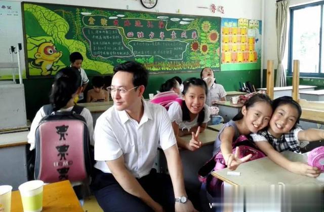 张颂文|张颂文:一个人摇摇晃晃活到现在…